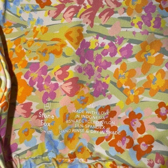 NWT Stone Fox x REVOLVE Swim Rico Printed Bikini Top - Flower Fields Size XL - Picture 5 of 6